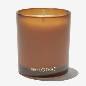 Free People 1809 Collection 8 oz Cozy Winter Candle in Lodge Scent